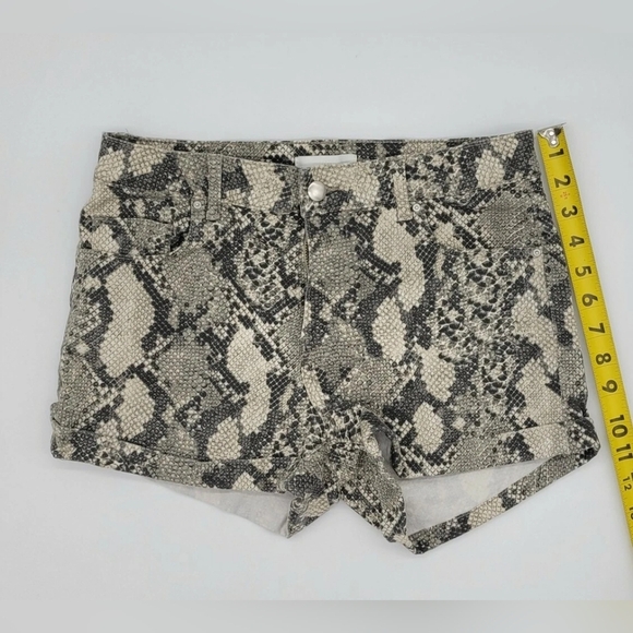 H&M Gray and White Jean Shorts with Snakeskin Print - Picture 9 of 9